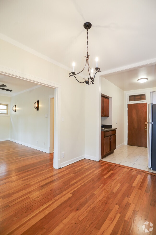 Building Photo - 5546 N Magnolia Ave Unit #1E Rental