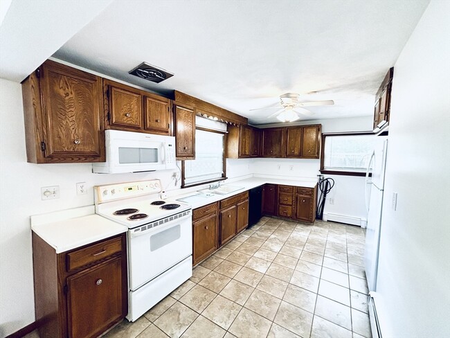 Building Photo - 16 Indian Rock Dr Unit B