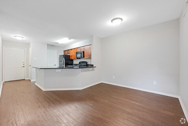 3BR, 2BA - 914SF - Kitchen/Dining Room