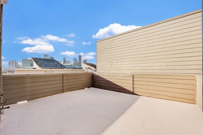 Photo - 2333 Sperber Ln