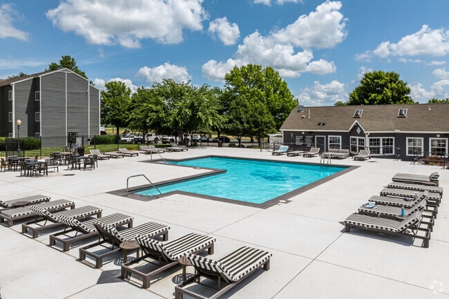 Pool & Sundeck - The Quarters Manhattan