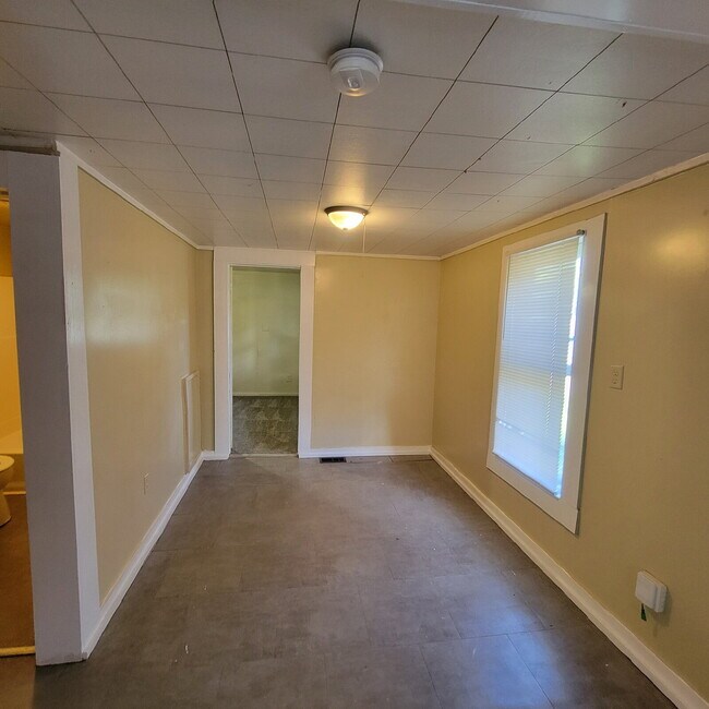Photo - Southeast Indy home for Lease, very Quaint!