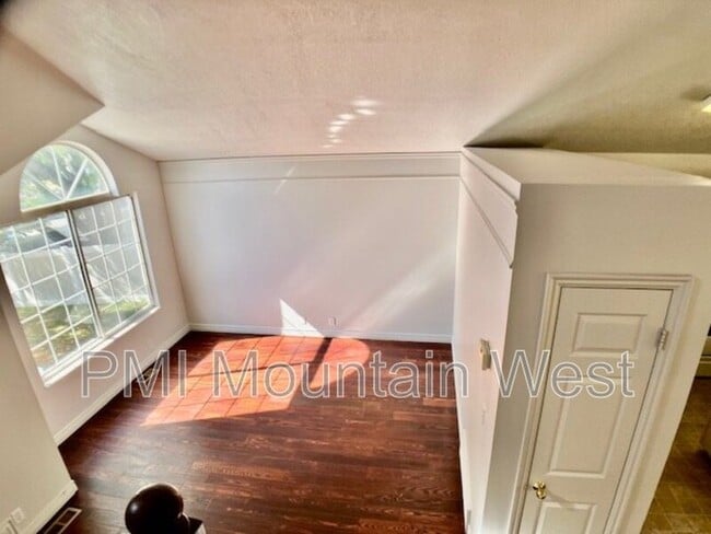 Photo - 130 W 1225 N