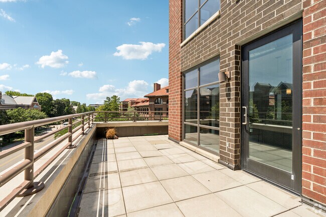 6A 6BR, 6BA - 1,763SF - Balcony