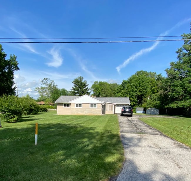 Building Photo - 410 N Hillsdale Dr Rental