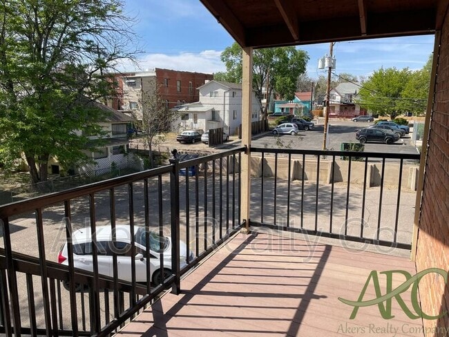 Photo - 411 W 11th St