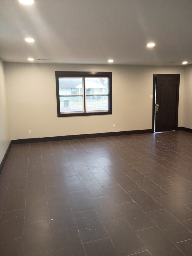 Photo - 1796 Wildrose St