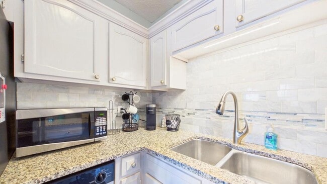 Photo - 301 Lullwater Dr Unit 295