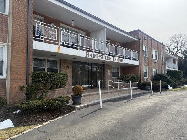 Building Photo - 601 Chestnut St Unit A-21