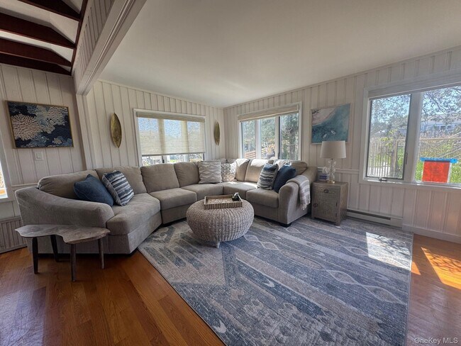 917 Evergreen Walk