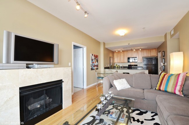 Photo - 3232 N Halsted St Unidad D804