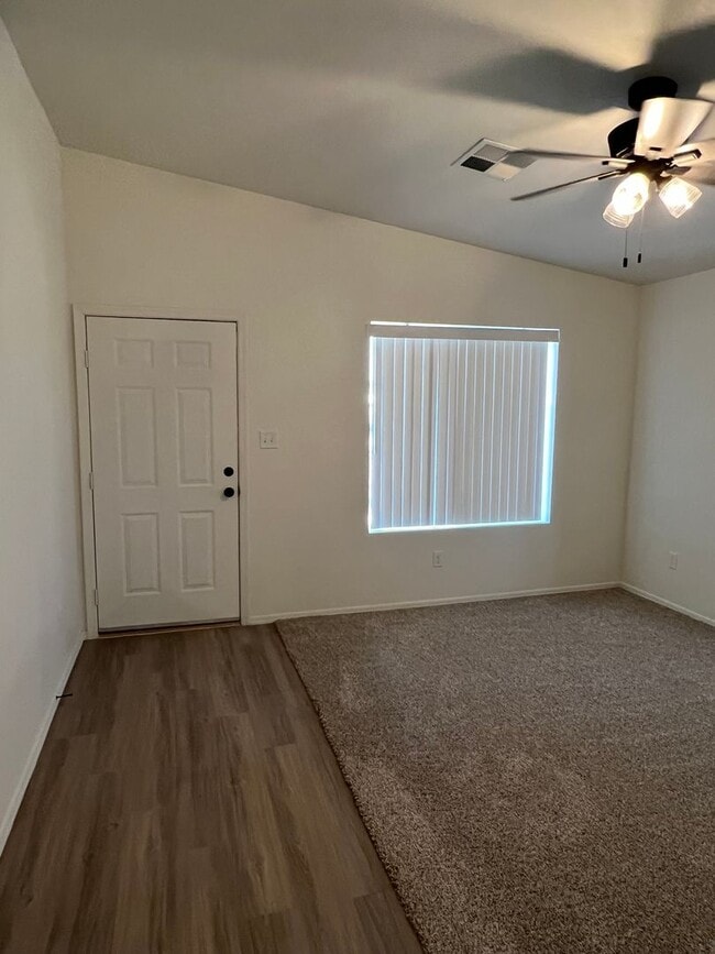 Photo - 4 BEDROOM HOME!