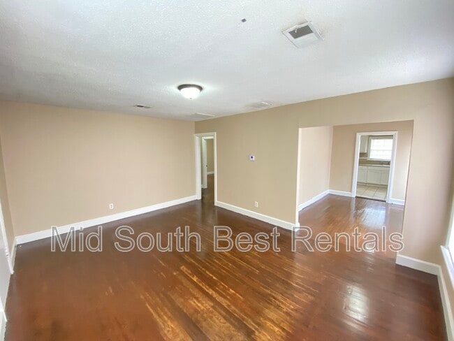 Photo - 3240 Choctaw Ave