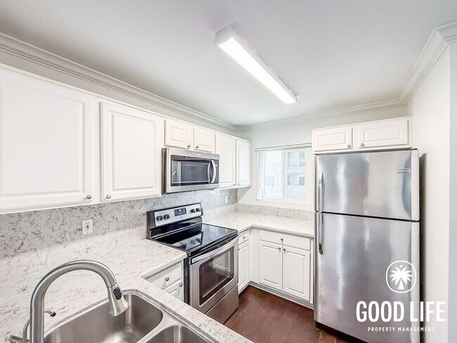 7405 Charmant Dr Unit 2302