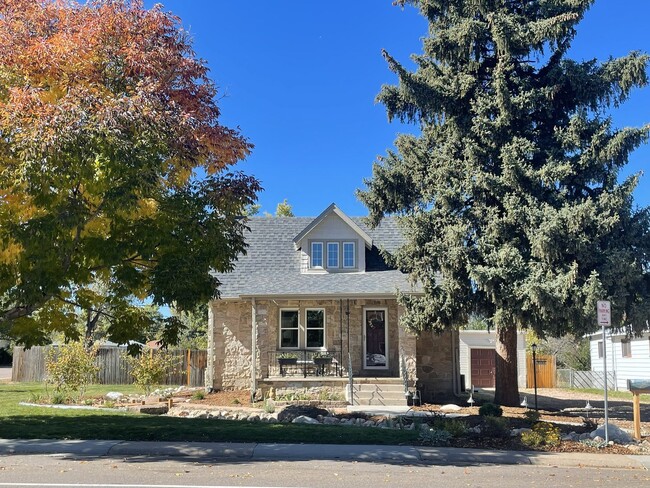 Building Photo - LITTLETON CHARM!!! CORNER LOT, BRICK HOME WITH GARAGE, AVAILABLE NOW, $0 DEPOSIT OPTIONS