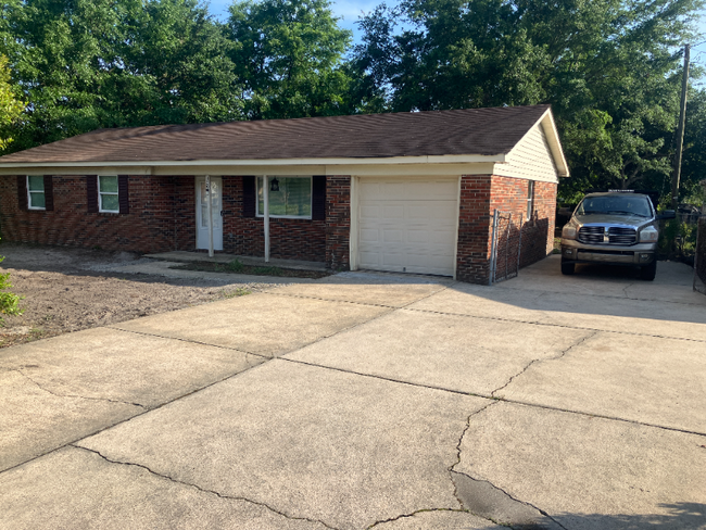 Photo - 309 Burbank Rd House