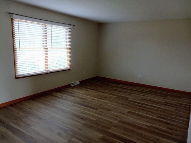 Living room - 9450 Lapp Rd