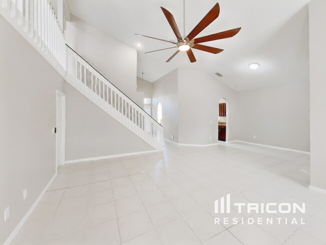 Photo - 468 Wexdon Ct