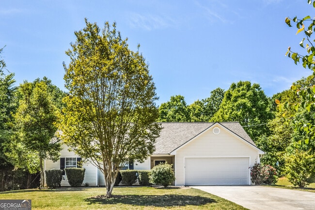 Building Photo - 235 Cypress Dr Rental