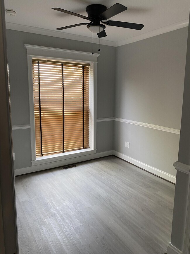 Photo - 146 N East Ave