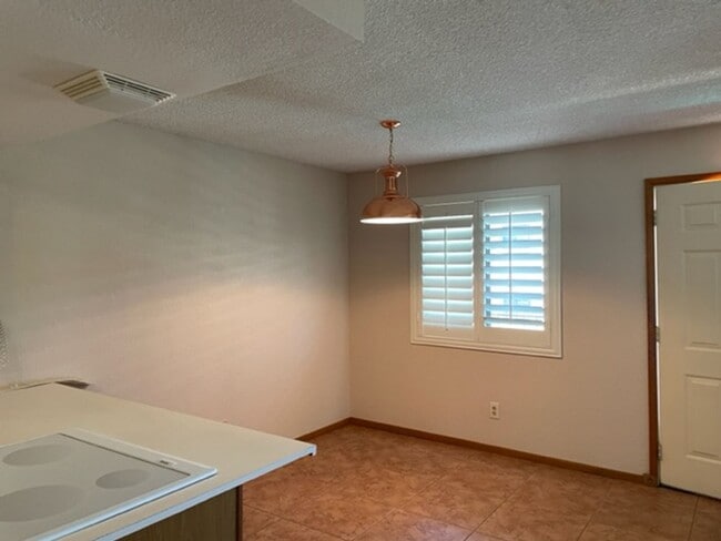 Photo - 1 bed, 1 bath upstairs unit for rent