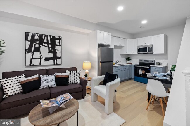 Photo - 431 Whitridge Ave