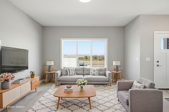 Photo - 9917 Huxbury Dr NE