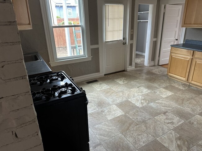 Photo - 238-240 Oak Street Unit 240 1st Floor