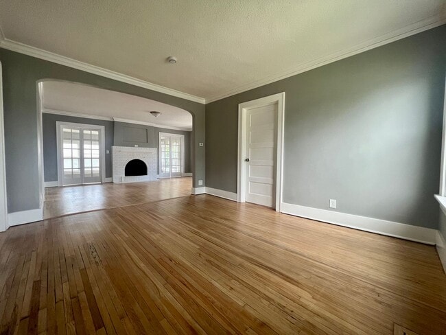 Photo - Breathtaking 3 bedroom 1 bath house in Minneapolis!!