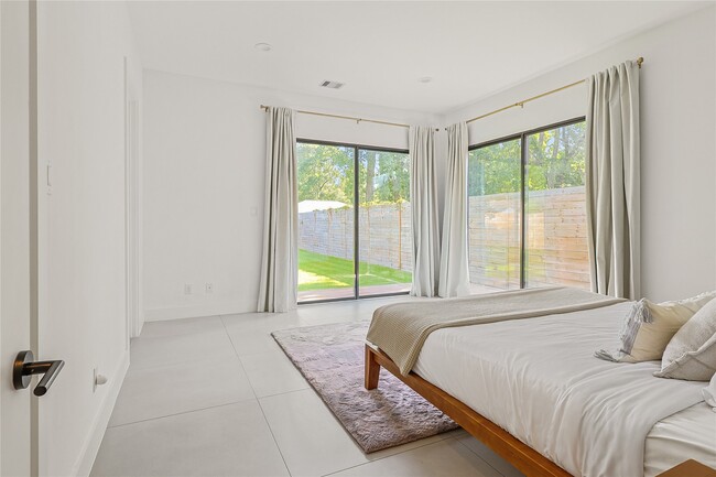 Photo - 1550 Ashway St