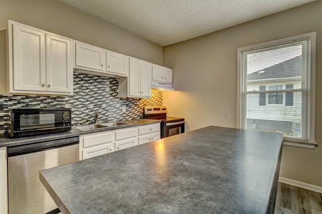 Photo - 64 Burton St