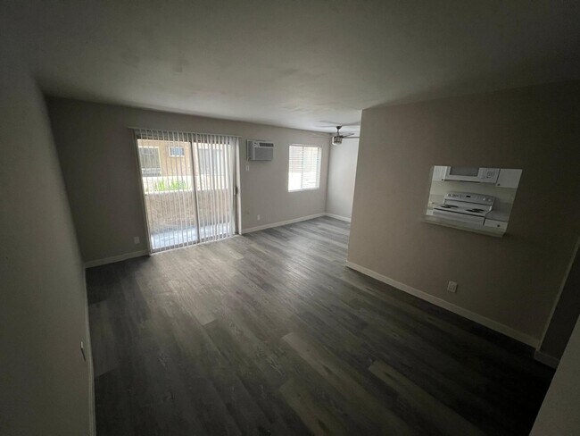 Photo - 401 S Hobart Blvd
