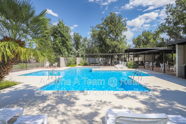 Photo - 5701 E Glenn St