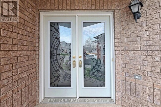 Photo - 579 Fred McLaren Blvd