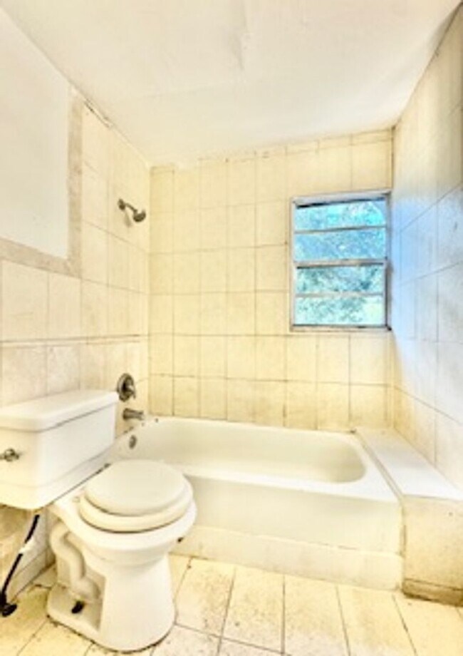 Photo - 5130 NW 8th Ave Unit 5130-B