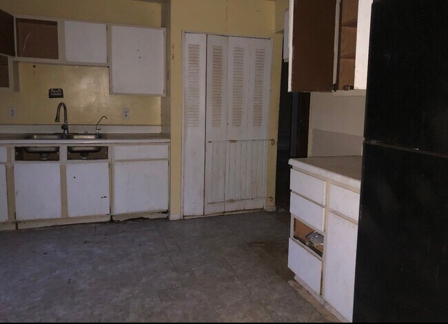 Photo - 220 N Johnson St