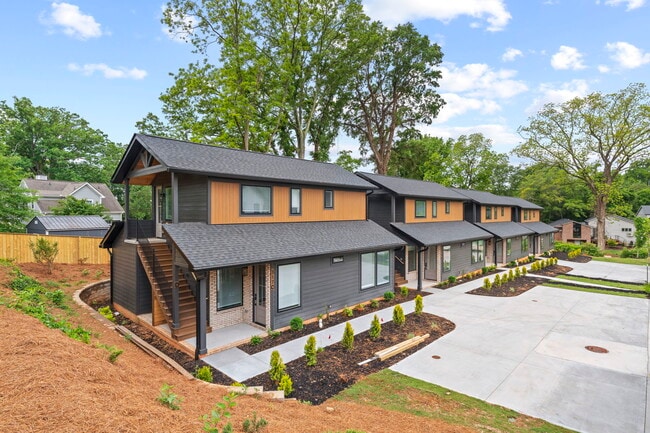Photo - Medford Mews, Carriage House 321 Unidad D