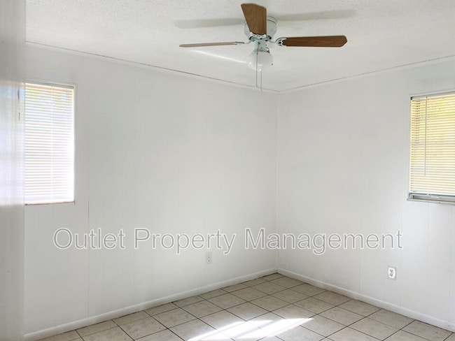 Photo - 806 E 14th St