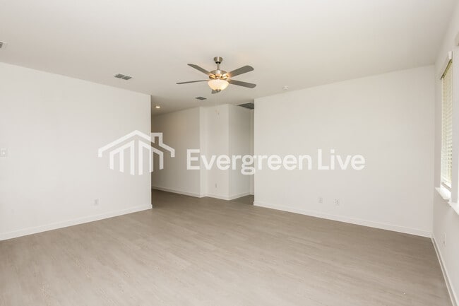 Photo - 1212 Dragon Wy