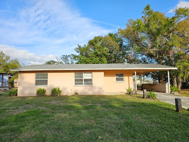 ADORABLE 3 Bedroom with a HUGE YARD in Lak... - ADORABLE 3 Bedroom with a HUGE YARD in Lak... Casa