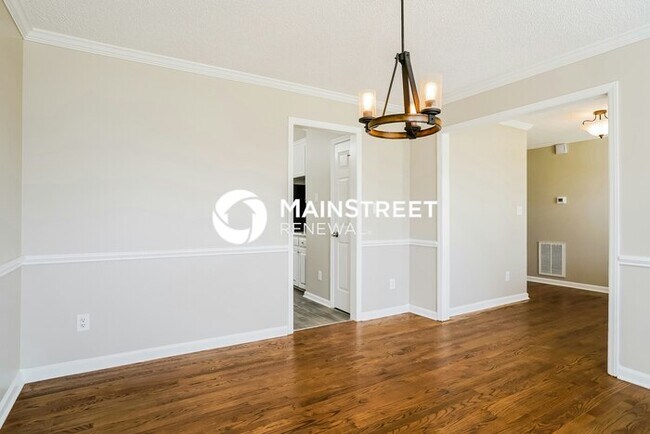 Photo - 3 Bedroom Pet-Friendly Home in Raleigh, NC with Main Street Renewal