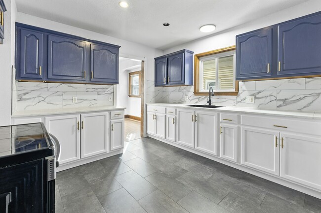 Photo - 1488 Craigwood Rd