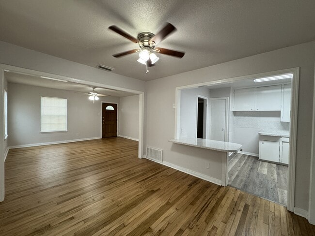 Photo - 4813 Blundell Dr