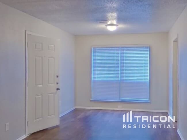 Photo - 717 Marlow Pl