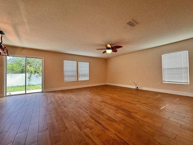 Photo - 2488 Beachview Dr