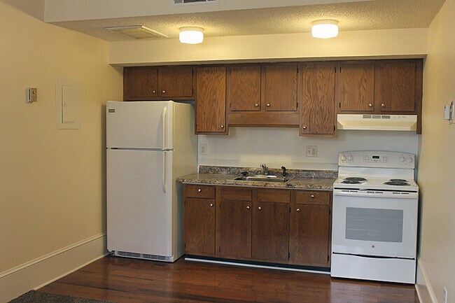 Photo - UPDATED DOWNTOWN ACROSS FROM COLONIAL CEME...