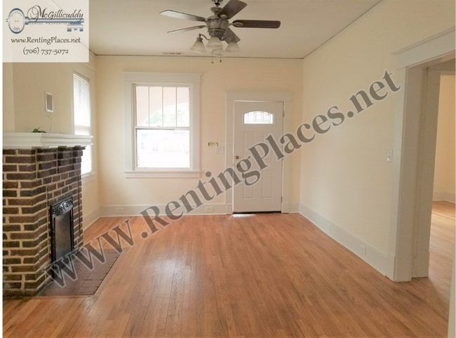 Photo - 1004 Holden St