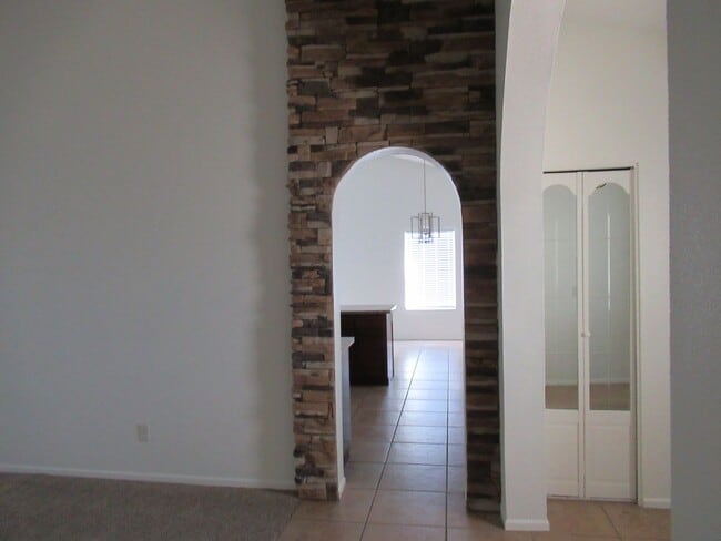 Photo - Nice 4 Bedroom + Den Home With Pool In Sou...