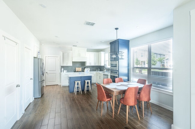 Photo - 1401 Alberti Ave