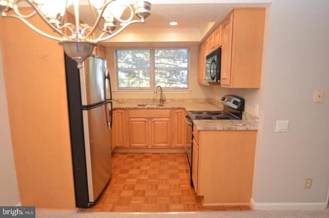 Photo - 3907 Golf Tee Ct Unidad 201